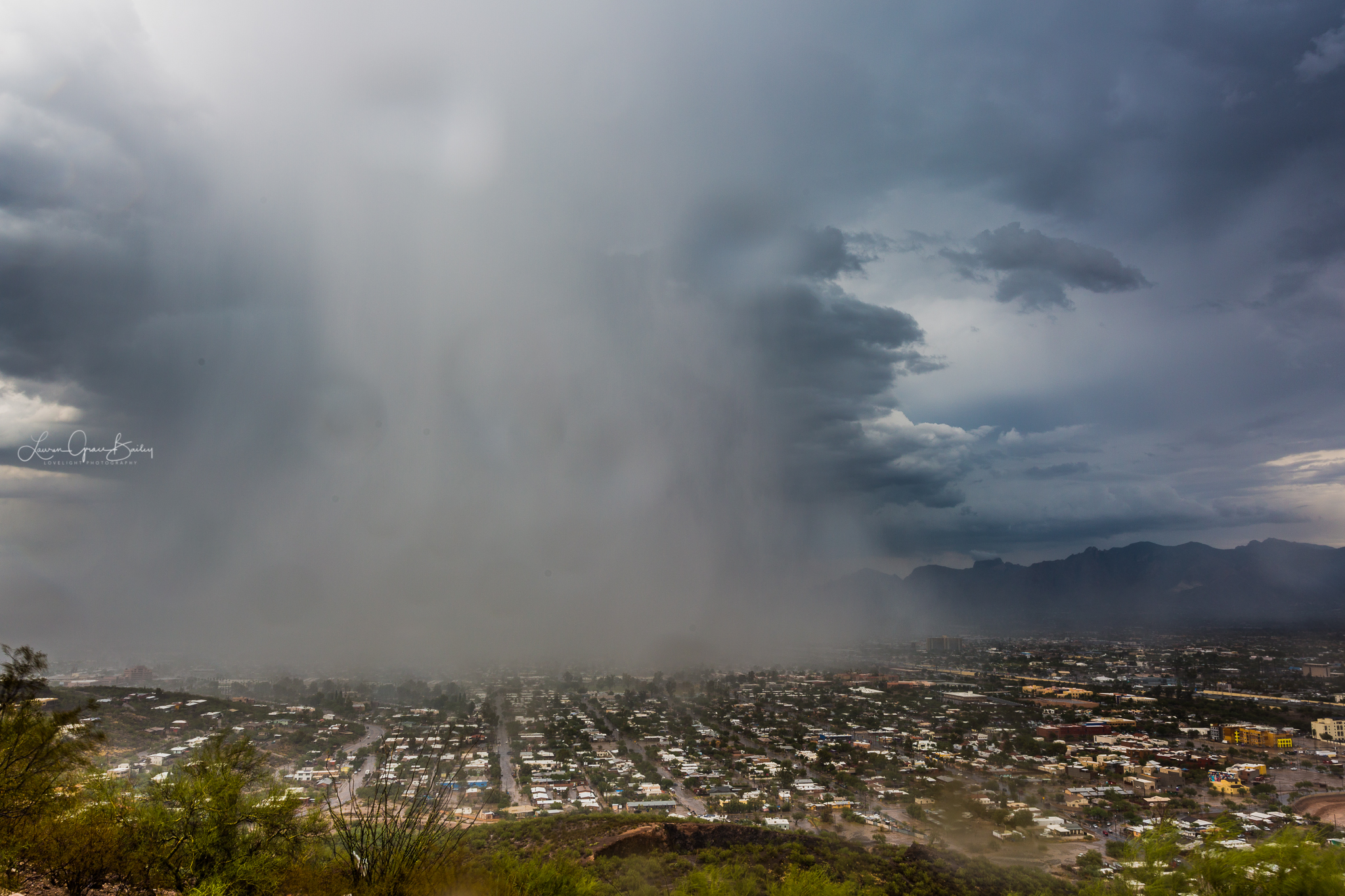 Downpour unleashes 2 inches of rain in Tucson by Lori Grace Bailey @lorigraceaz