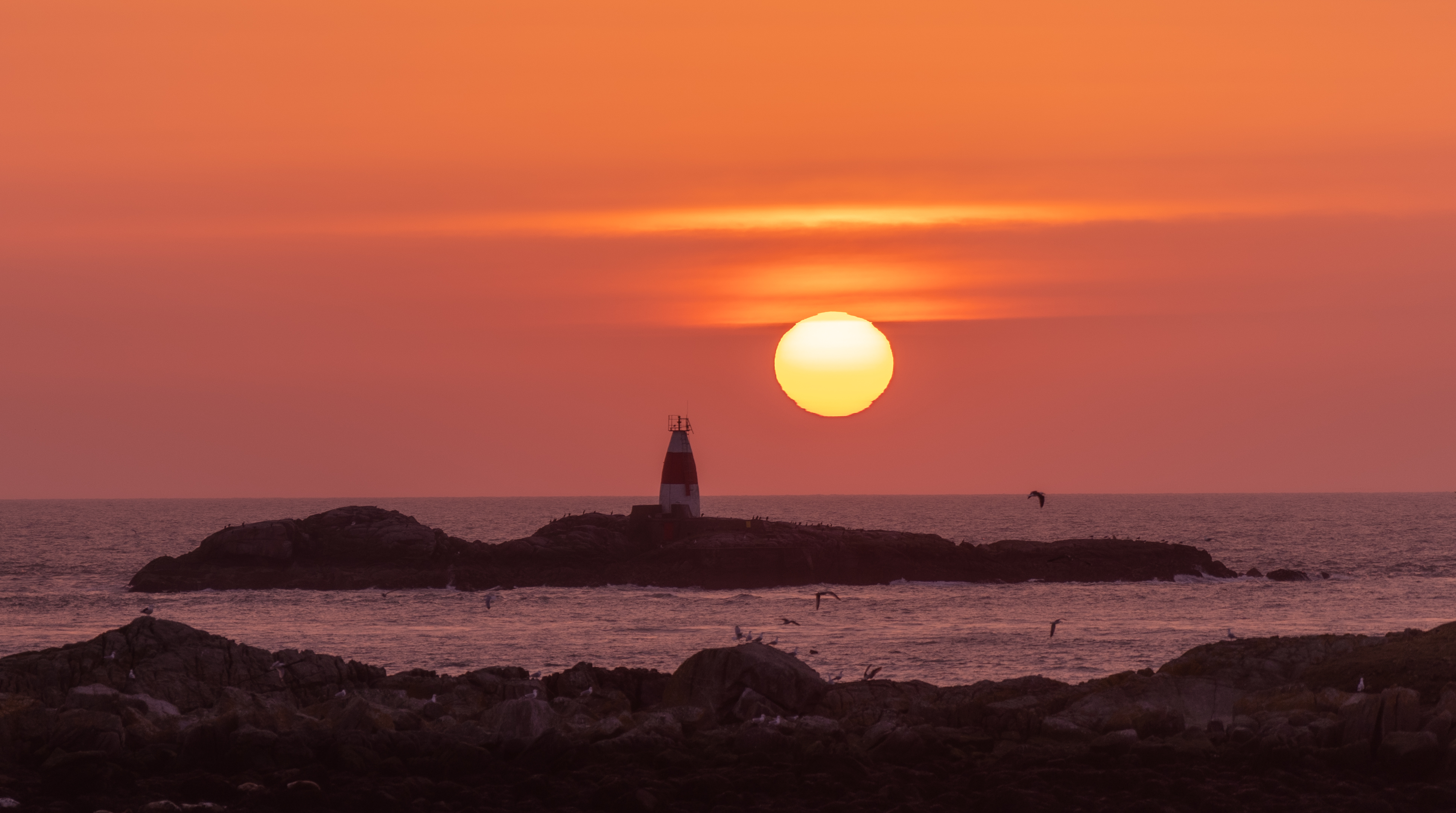 Sunrise at Muglin Lighthouse by thomas mason @nuclearmaso