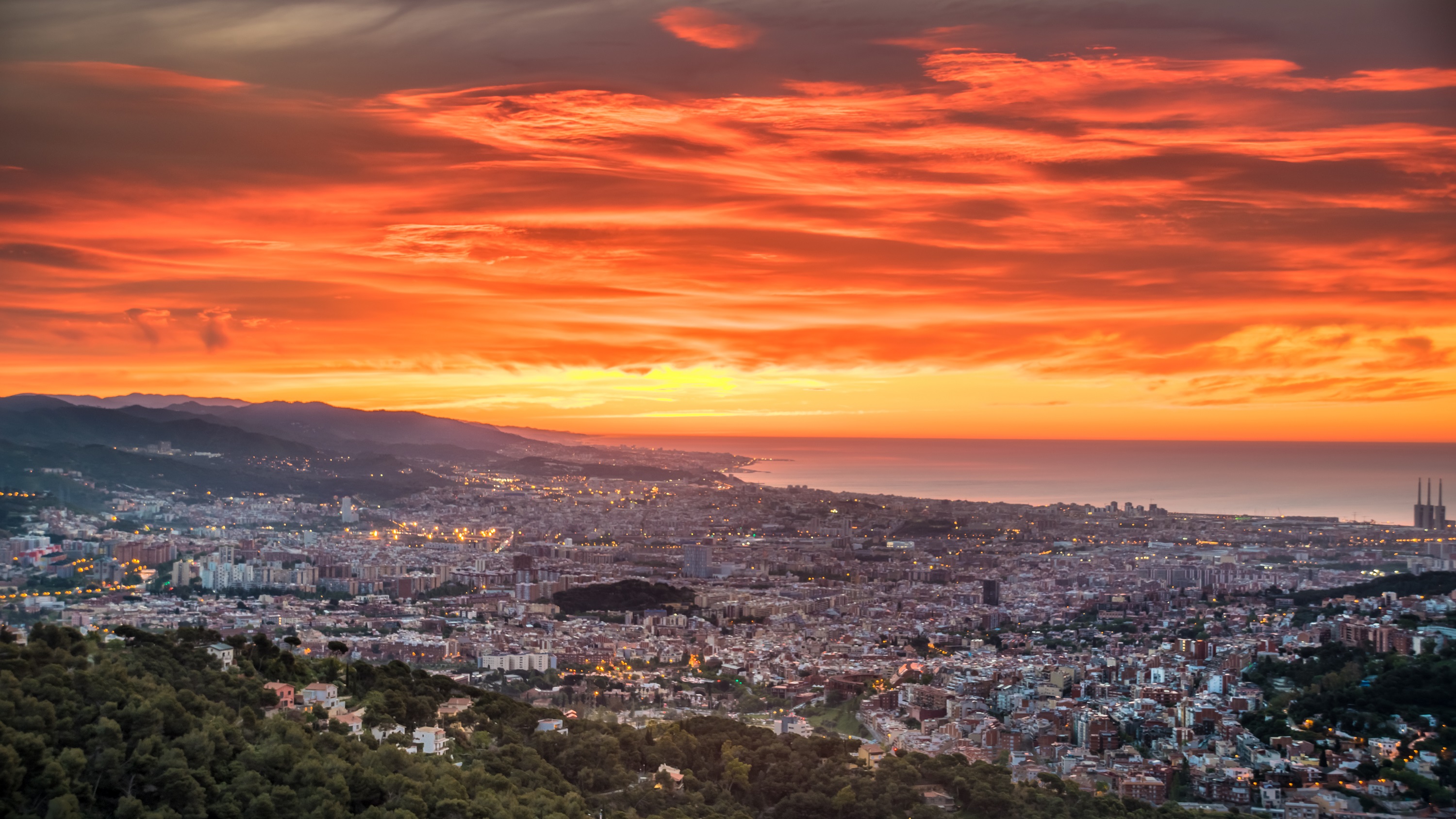 3rd Place Stunning sunrise from Barcelona, Fabra Observatory by Alfons Puertas @alfons_pc