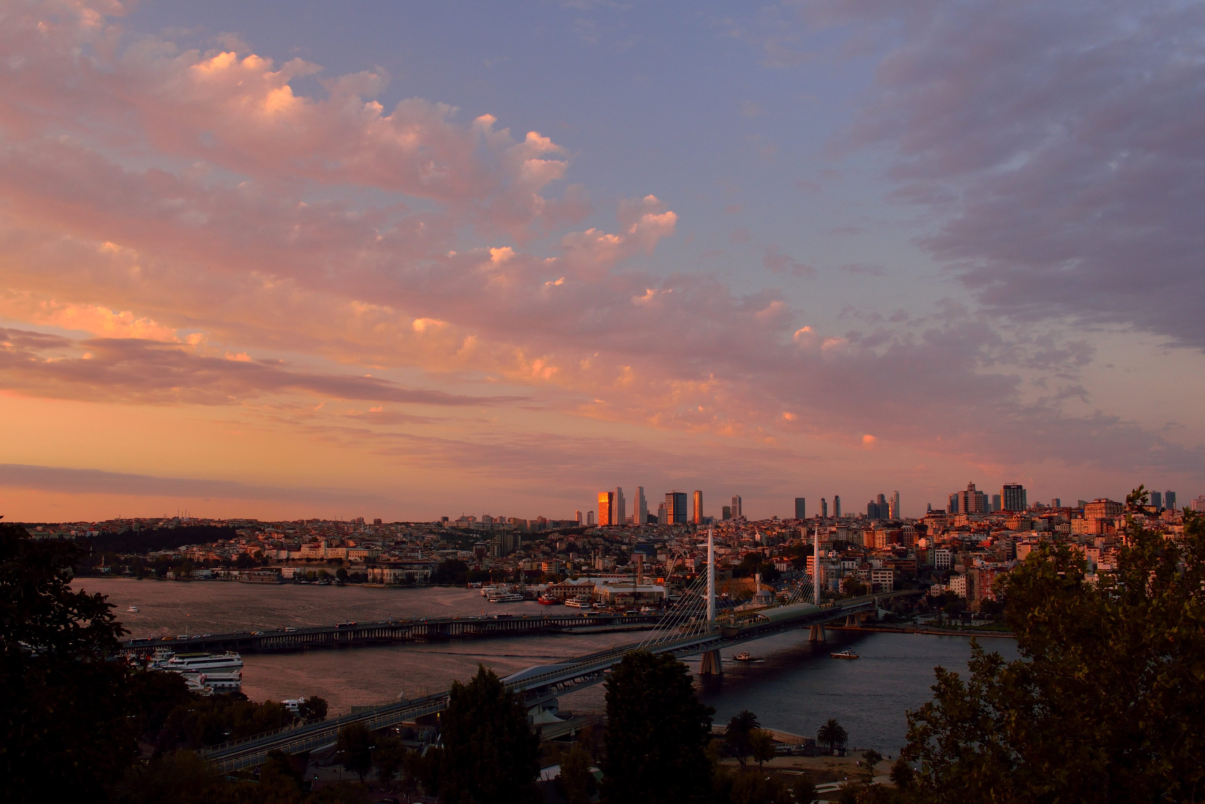 2nd Place Autumn sunset over the city of #stanbul, Turkey by Jane Brook @jayceb19