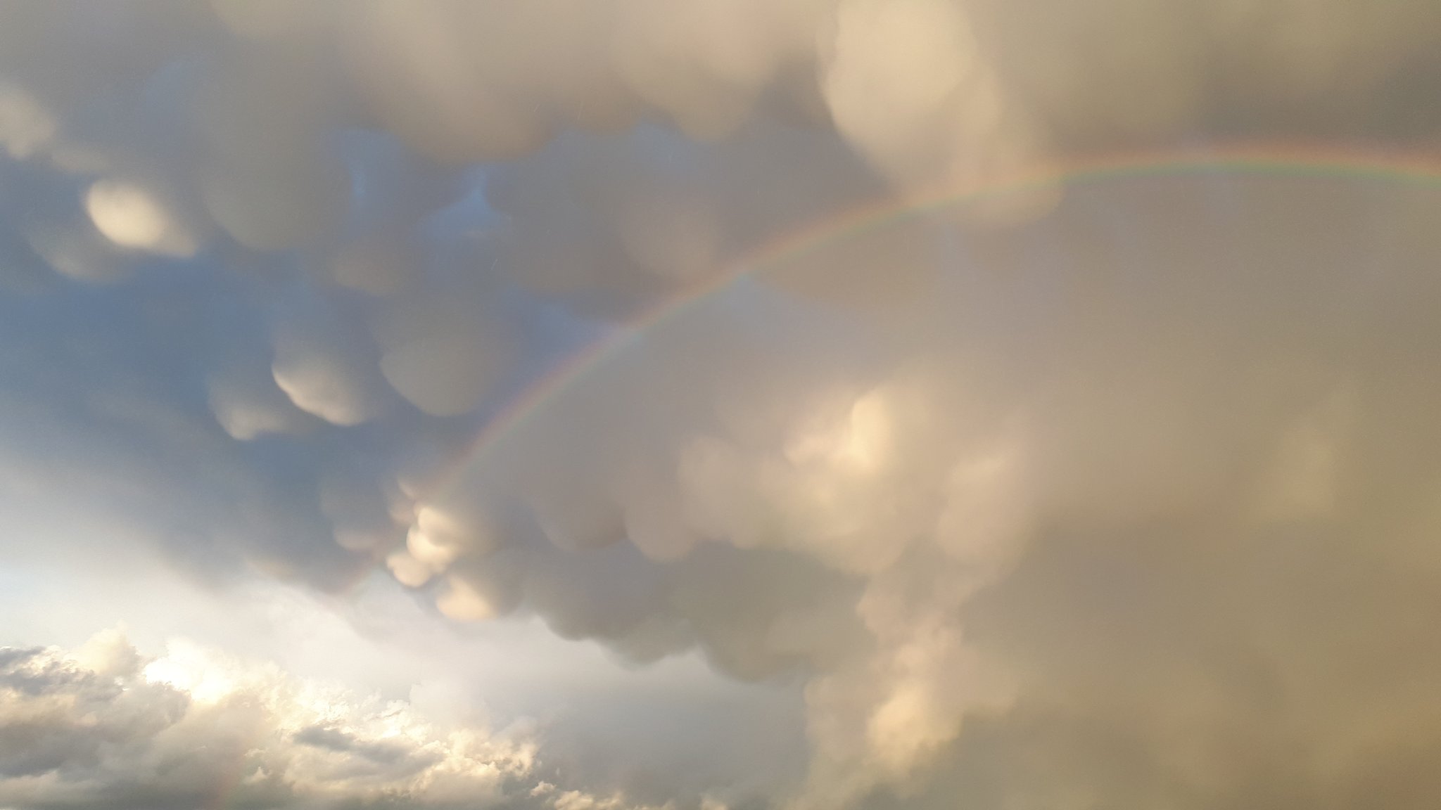 2nd Place Mammatus and rainbow at Manresa, Catalonia by Elisabet Roch @elisabetroch