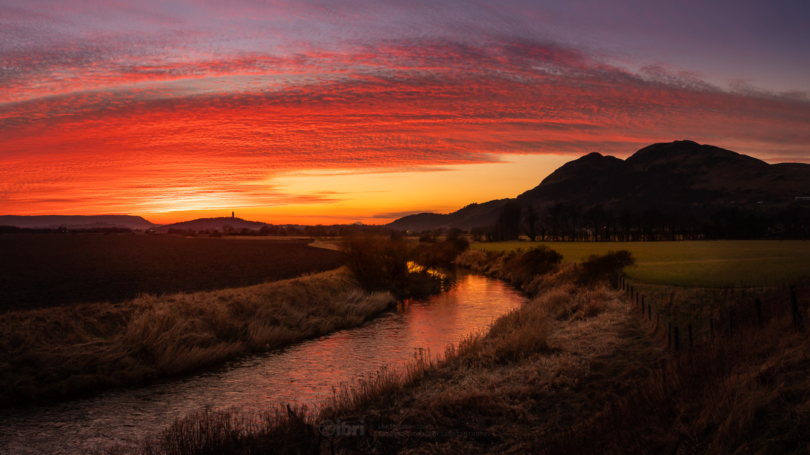 2nd Place Altocumulus sunset over Clackmannanshire near Sterling by Brian Smith @iBri_Photo