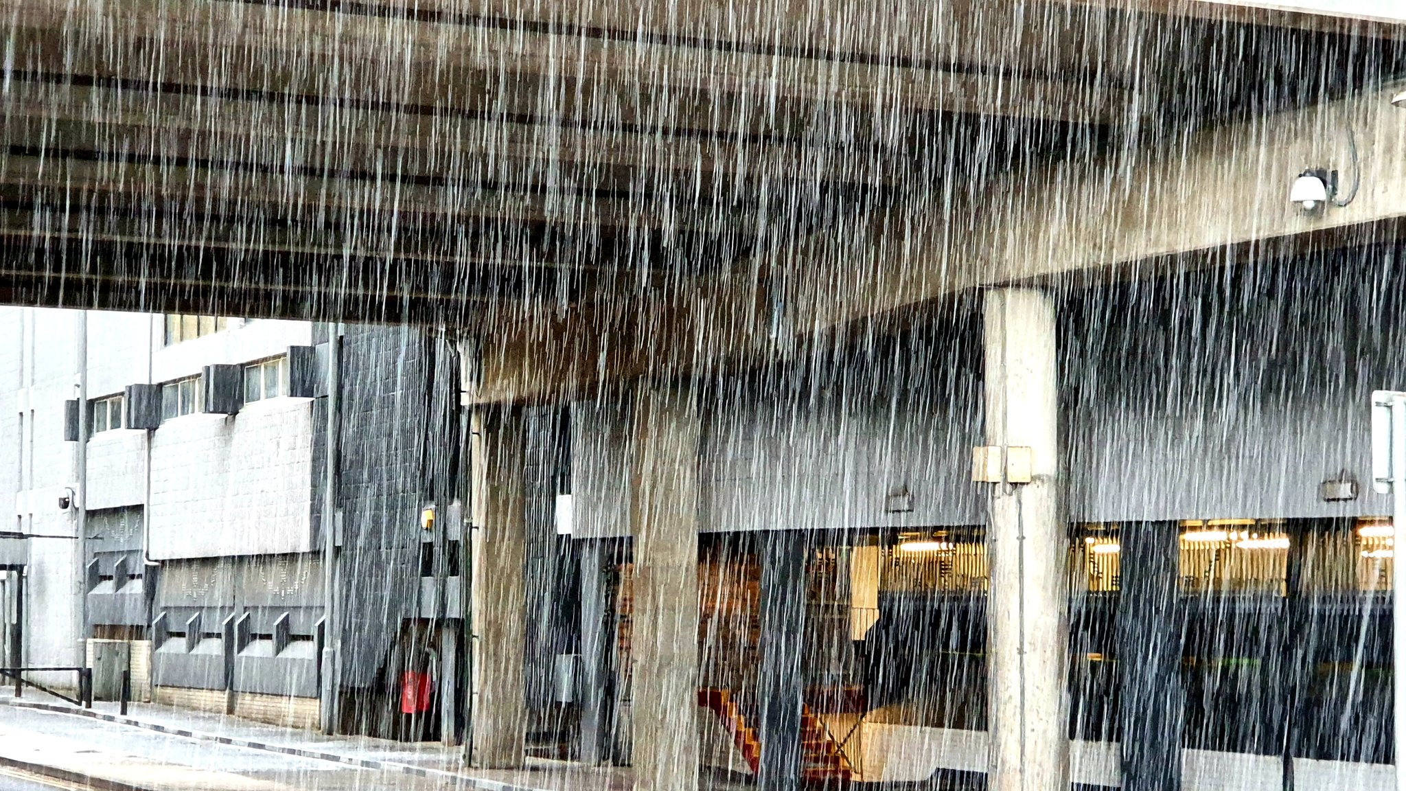 3rd Place A heavy hail shower passing over Stirling City Centre by Graham Fraser @frasergj