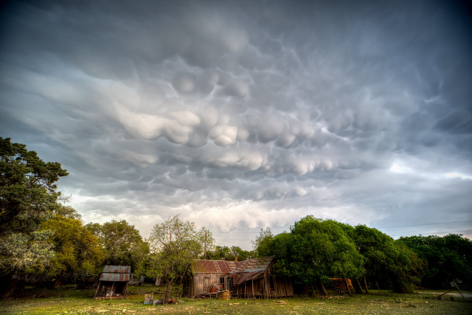 Mammatus-Clouds-over-Rural-Central-Texas-by-Phil-Ostroff-@philostrophy-1
