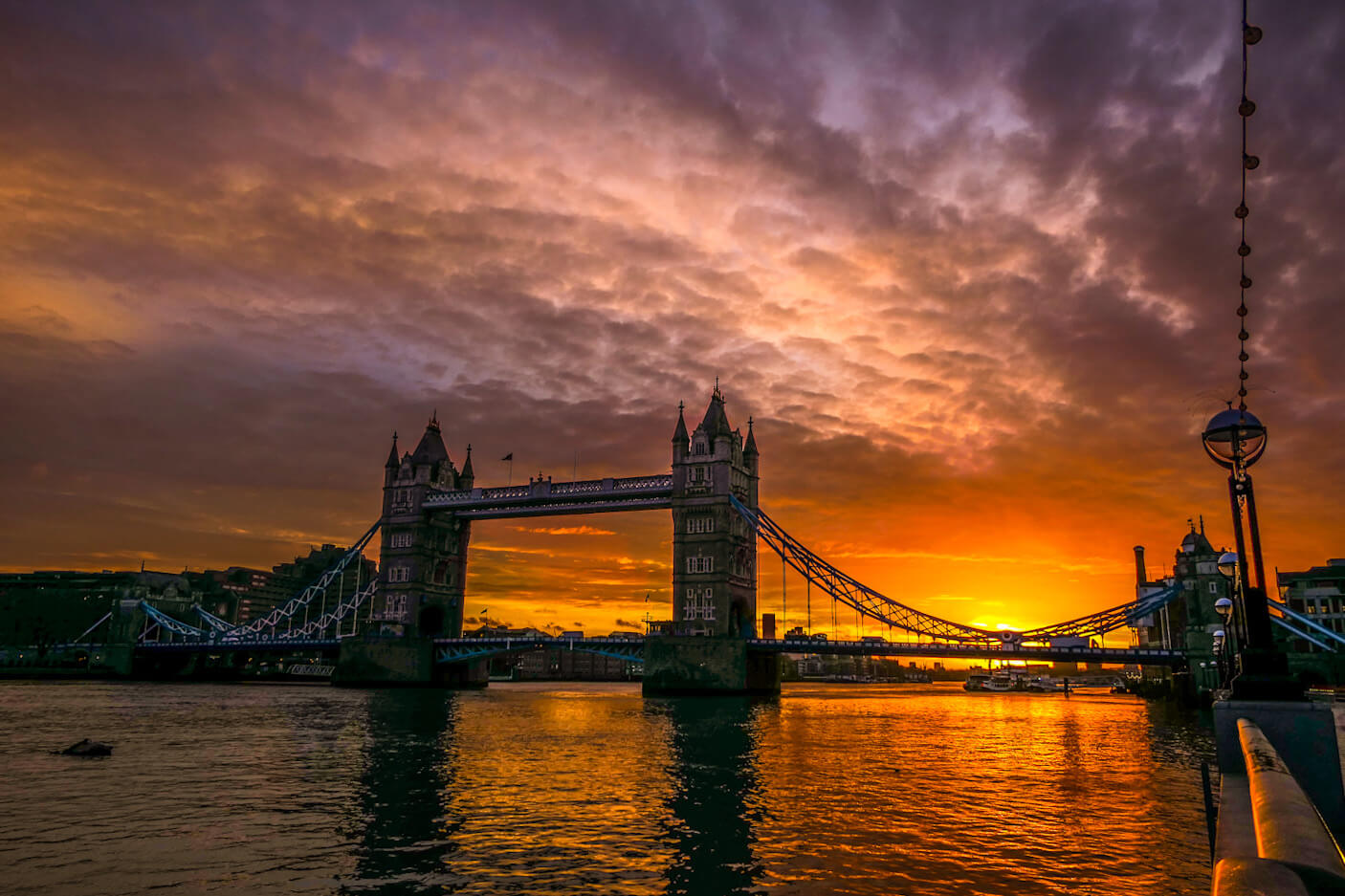 Tower-Bridge-at-Dawn-by-Jemma-Southall-@mariannejemma-1